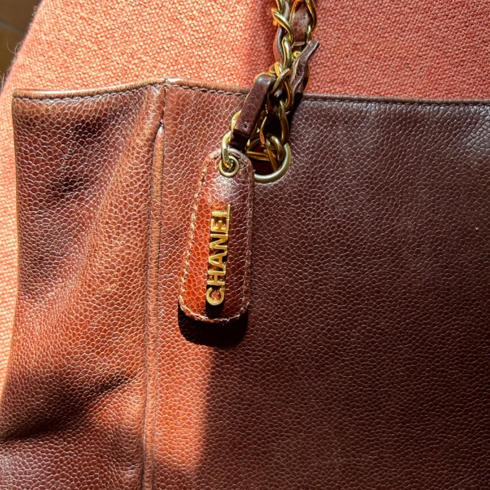 Vintage Chanel Chain Handle Caviar Brown Logo Bag Tote - Picture 2 of 16